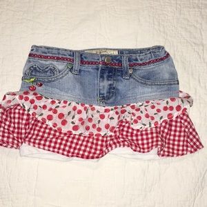 Little girls sz 4 Mudd adorable cherry skirt